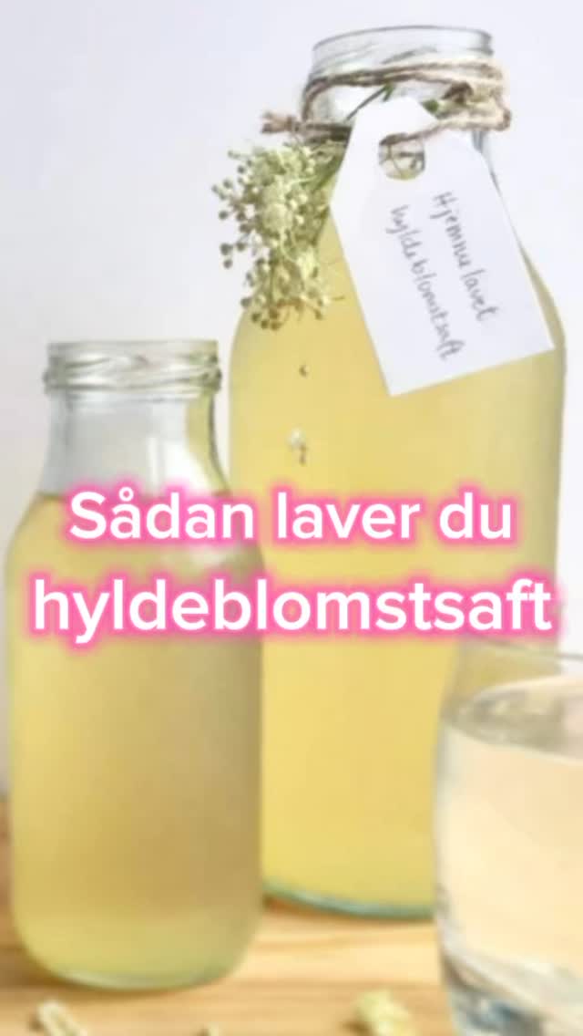 🌸 Hjemmelavet hyldeblomstsaft 🌸
Lige nu står hyldeblomsterne i fuldt flor rundt om i Danmark – og det er den perfekte anledning til at lave din egen sommer på flaske ☀️ Find opskriften på momsemad.dk og nyd smagen af sol og sommer, når du har lyst 💛

TIP 💡:
🔹 Frys saften i plastikbøtter eller isterningeposer – så har du hyldeblomstsmag året rundt!
🔹 Prøv at blande saften med danskvand – det er vores go-to sommerfavorit herhjemme 🍋✨

#hyldeblomstsaft #hjemmelavet #sommerpåflaske #momsemad #diydrinks #smagafsommer