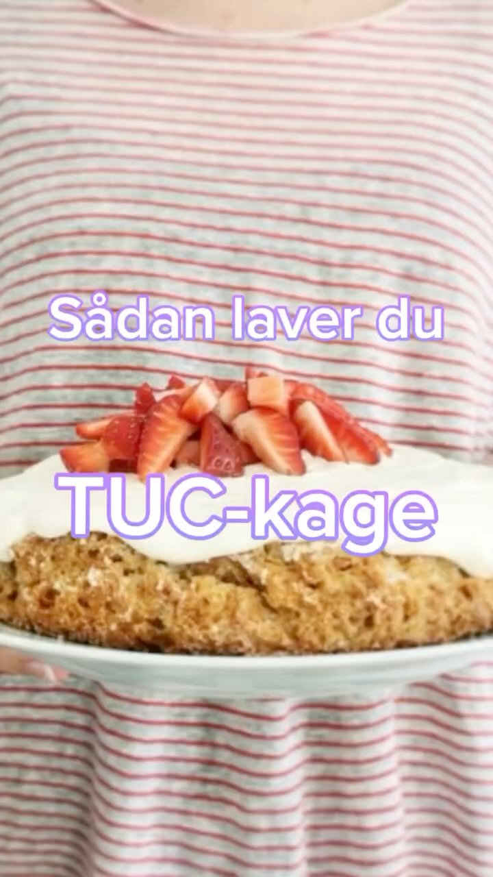 ✨TUC-kage – nem, lækker og kan fryses! ✨

Den her kage er den perfekte kombination af sprødt, sødt og salt – og så er den virkelig nem at lave! TUC-kiks, flødeskum og lækker pynt gør den uimodståelig. Bonus: Du kan lave den i god tid og fryse den ned (før du pynter den), så du altid har en lækker kage klar til uventede gæster eller hyggestunder 🥰

Har du prøvet den før? 🙂

Opskriften findes her: https://momsemad.dk/?p=143 

#TUCKage #SødtOgSalt #Hjemmebag #KanFryses #momsemad